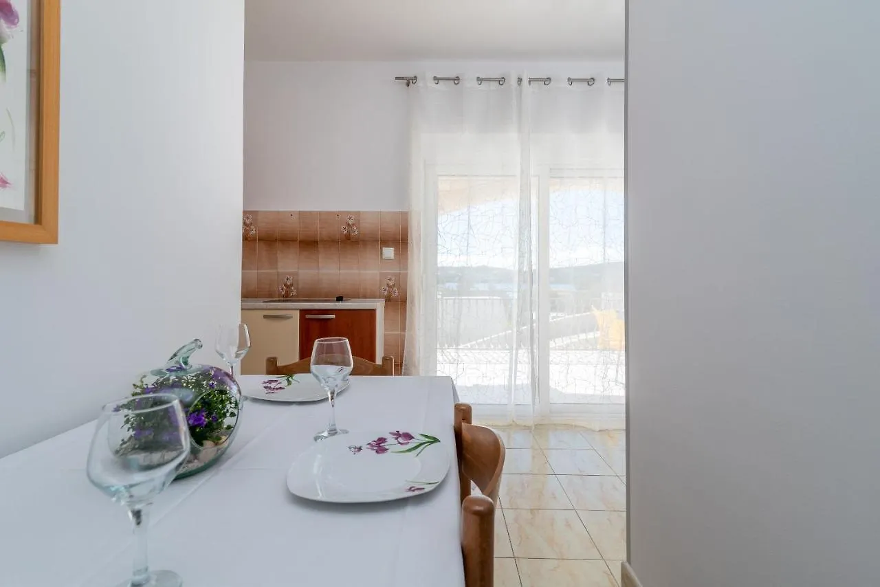 Bikaca 1 Apartment Trogir 0*,